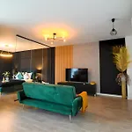 Urban Bloom Апартаменты